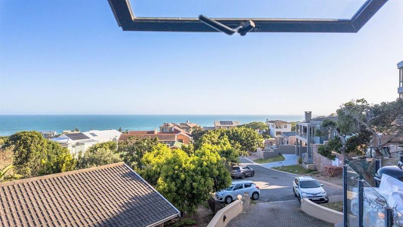 5 Bedroom Property for Sale in Glentana Western Cape
